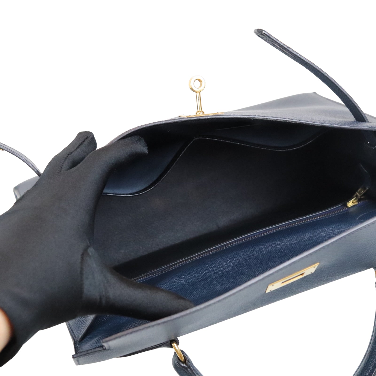 Hermes Kelly 28 in Epsom Leather gold hardware with shoulder