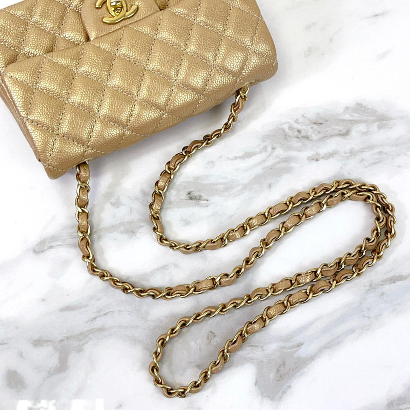Mini 15C Rectangle Caviar Gold GHW