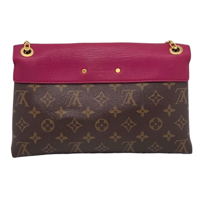 Louis Vuitton clutch chain bag monogram