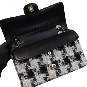 Tweed Medium Classic Flap GHW