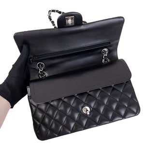 Classic Flap Medium Lambskin Black SHW