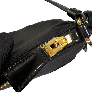 Re-Edition 2002 Medium Shoulder Soft Lux Calfskin Black GHW