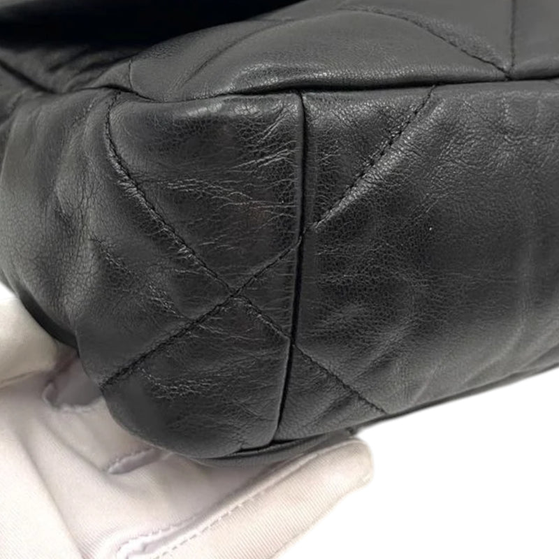 19 Flap Medium Goatskin Quilted Black MHW