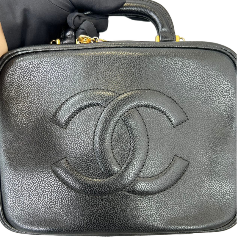 Chanel Vanity case in Veau Graine/beige  Chanel, Chanel vanity case, Chanel  bag