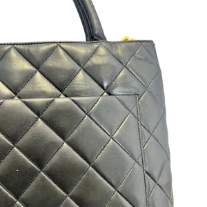 Medallion Tote Caviar Quilted Black GHW