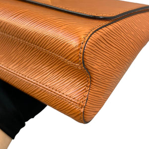 Twist MM Shoulder Bag Epi Caramel Brown GHW