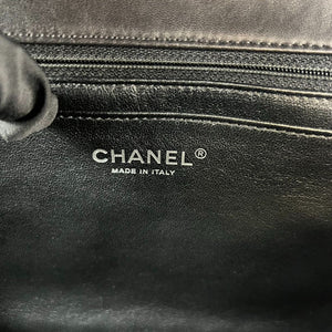 Jumbo Twist Flap Patent Quilted Black SHW