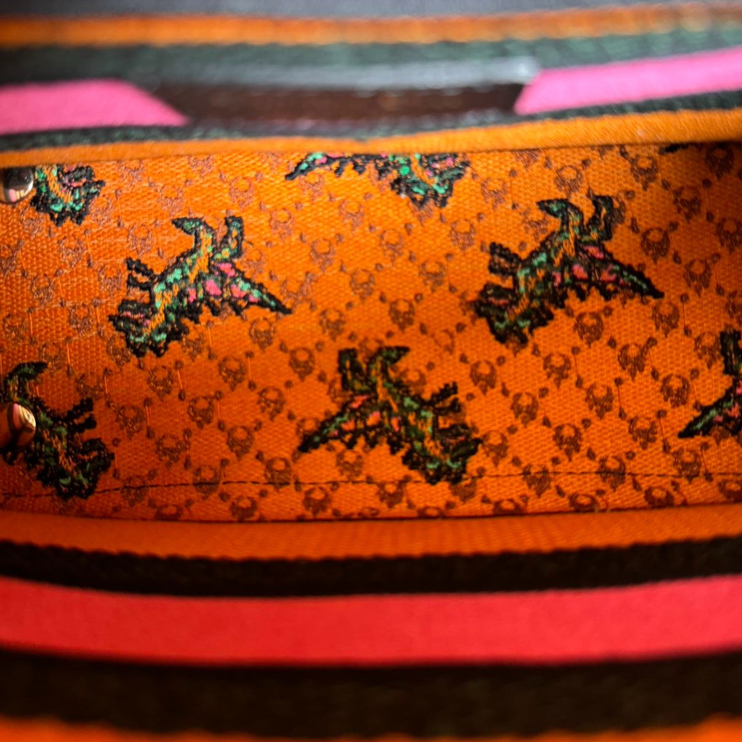 Christian dior ネオン　オレンジ　クッション ノルディックオレンジクッション – acacia