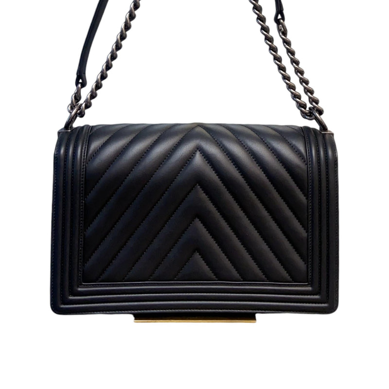 New Medium Boy Flap Calfskin Chevron Black RHW