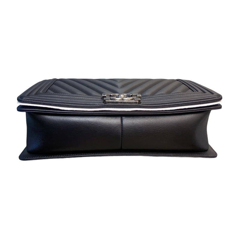 New Medium Boy Flap Calfskin Chevron Black RHW