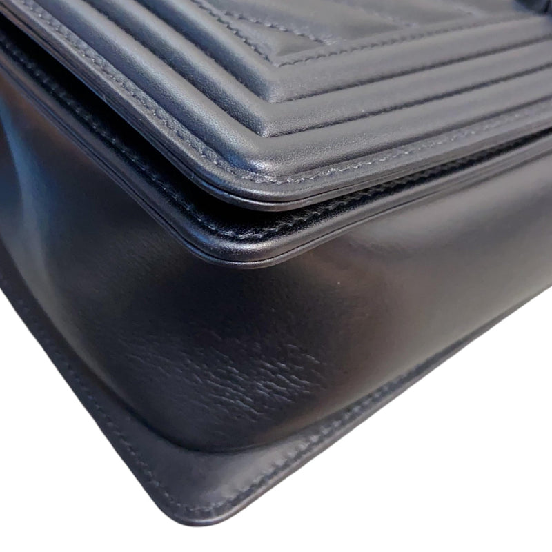 New Medium Boy Flap Calfskin Chevron Black RHW