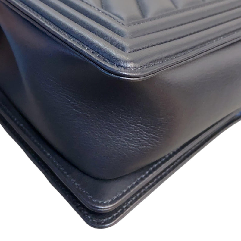 New Medium Boy Flap Calfskin Chevron Black RHW