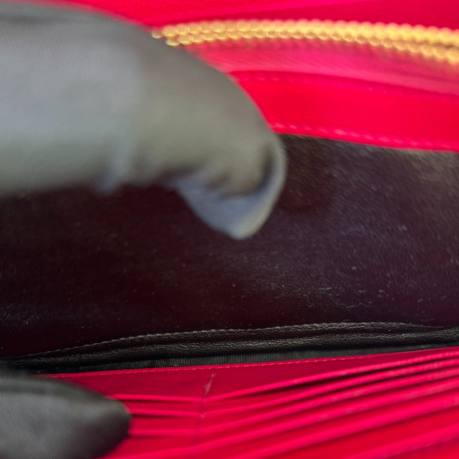 Saint Laurent Chain Wallet Grain De Poudre Matelasse Chevron