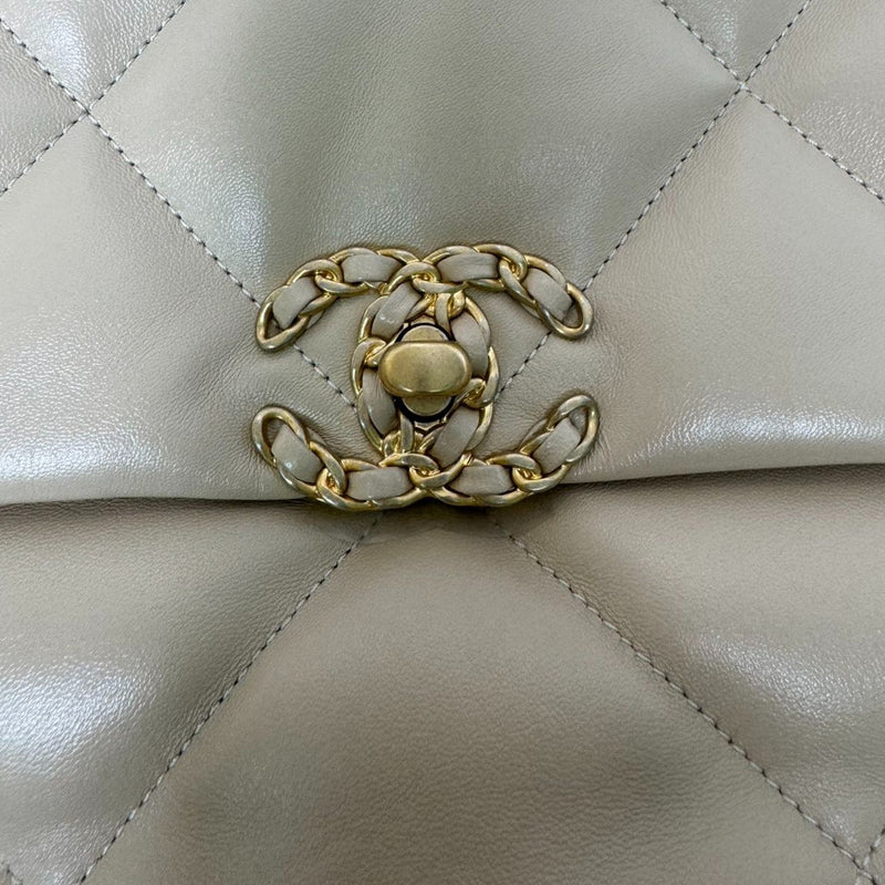 19 Flap Medium Lambskin Quilted Beige MHW