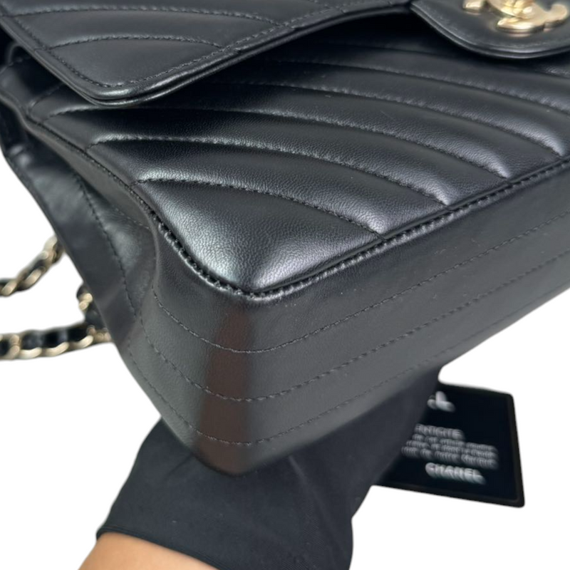Double Flap Medium Lambskin Chevron Quilted Black LGHW