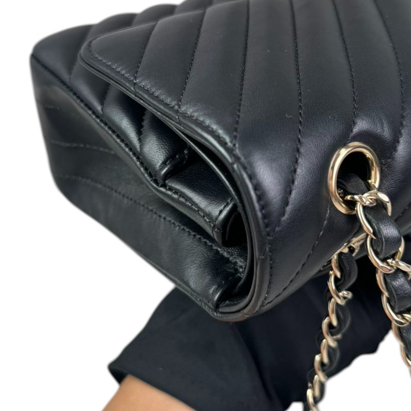Double Flap Medium Lambskin Chevron Quilted Black LGHW