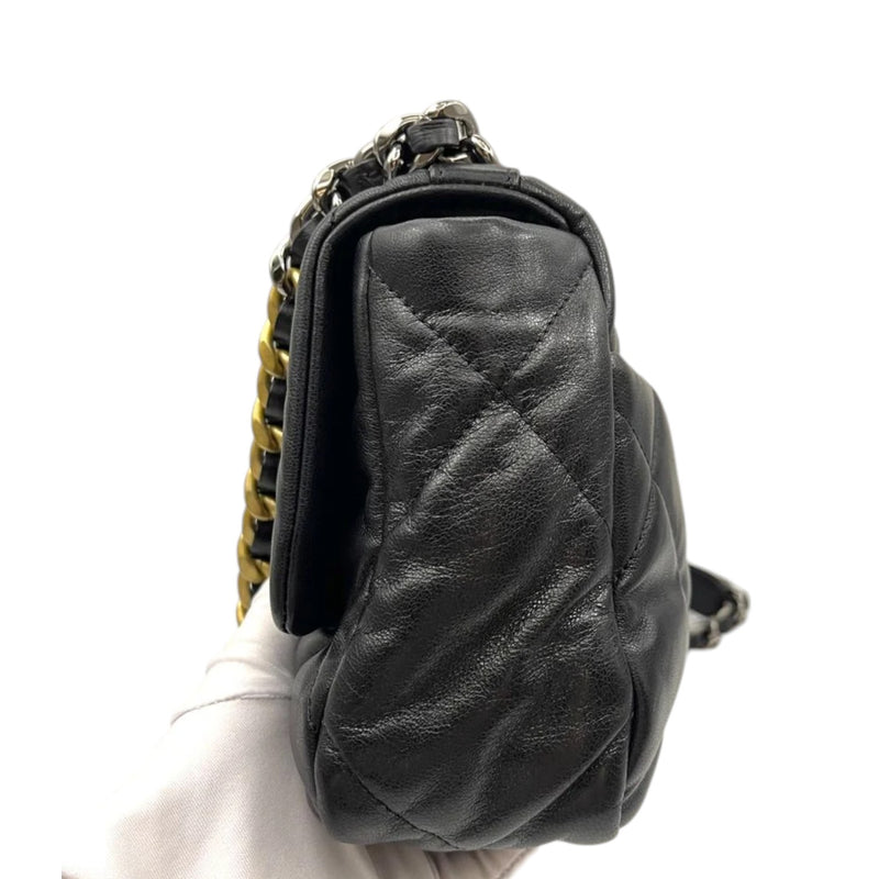 19 Flap Medium Goatskin Quilted Black MHW