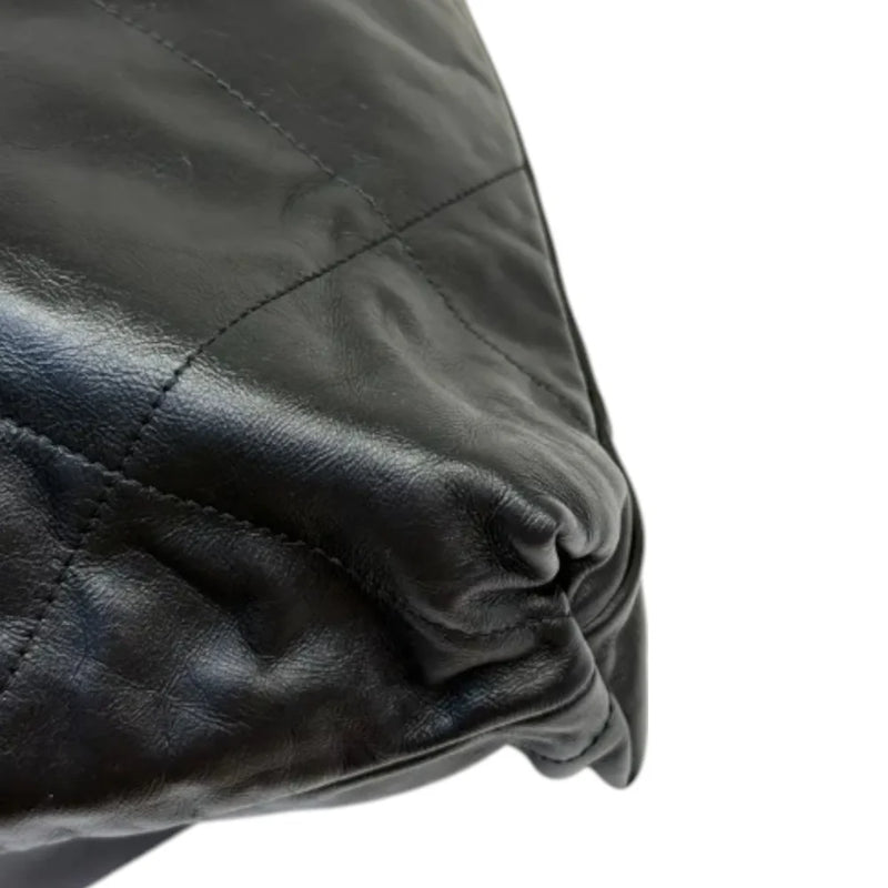 22 Medium Shiny Calfskin Quilted Black GHW