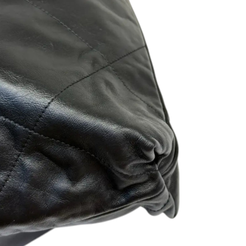 22 Medium Shiny Calfskin Quilted Black GHW