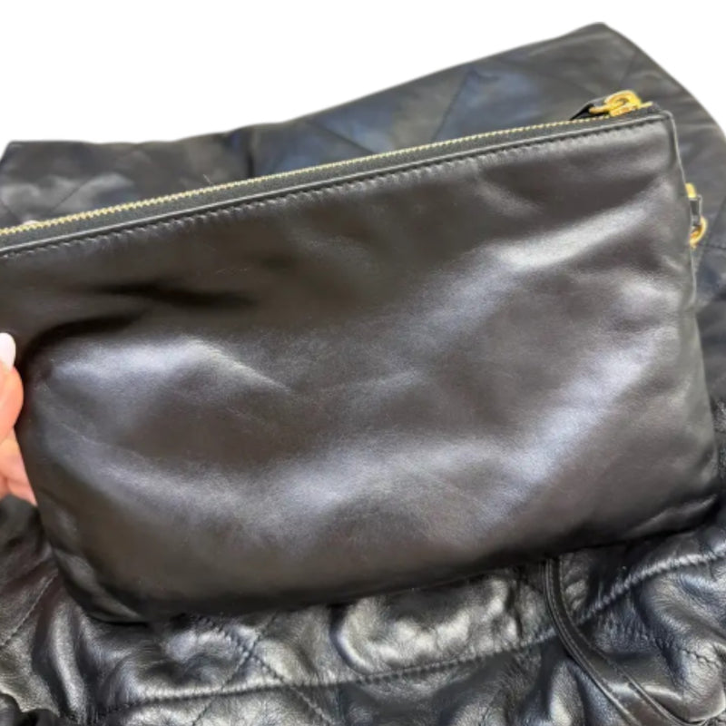 22 Medium Shiny Calfskin Quilted Black GHW