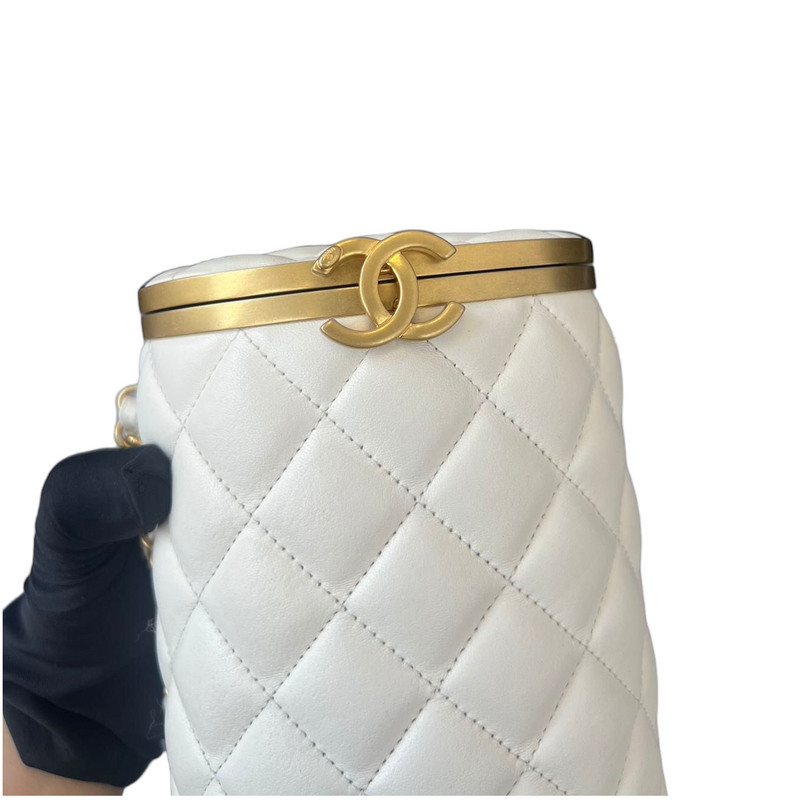 CHANEL Lambskin Quilted Pearl Top Handle Clutch With Chain Black 1297516