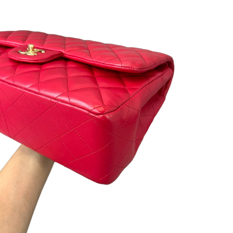 Jumbo Classic Flap Red Lambskin Quilted GHW