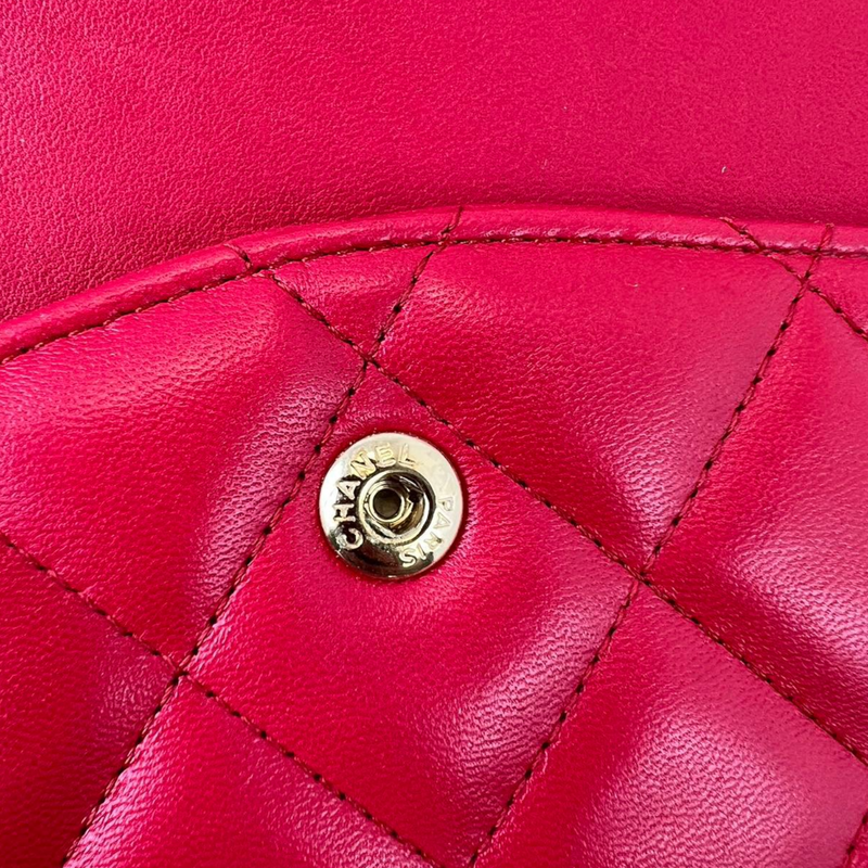 Jumbo Classic Flap Red Lambskin Quilted GHW