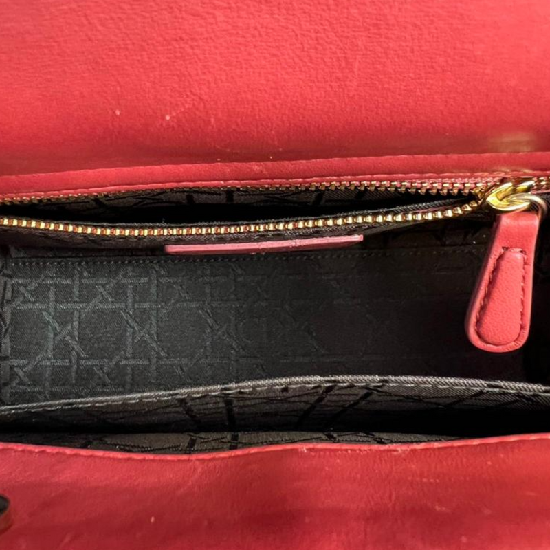 Review: Ferragamo Miss Vara Bow Mini Bag vs. Chanel WOC - Stylish