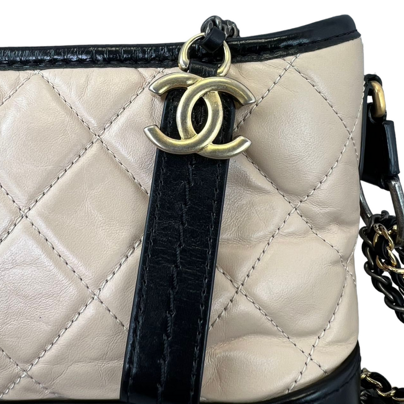 CHANEL  GLOSSY BLACK GABRIELLE HOBO BAG IN NATURAL