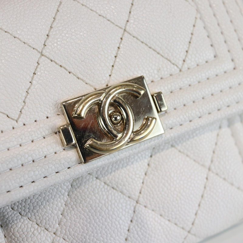 Caviar Quilted White Flap Wallet LGHW