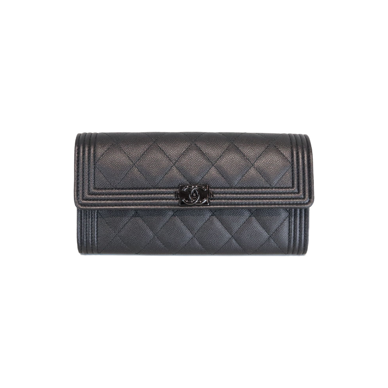 Chanel Green Iridescent Chevron-Quilted Caviar Compact Wallet