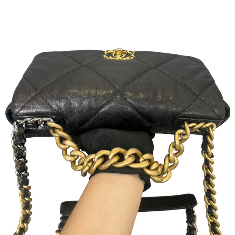 CHANEL 19 Flap Coin Purse Quilted Goatskin Chain Crossbody Bag Black