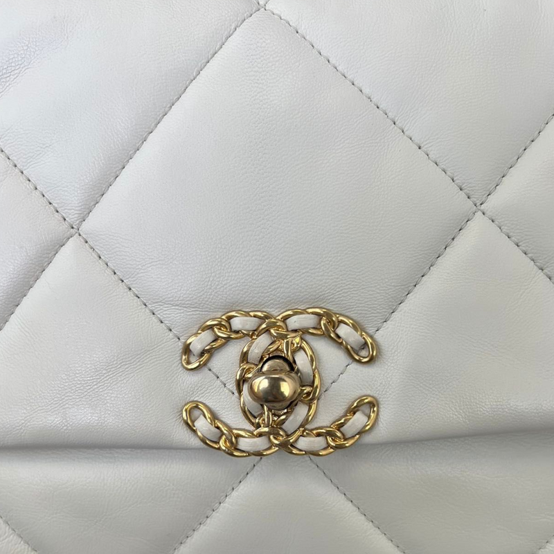 CHANEL Goatskin Quilted Large Chanel 19 Flap White 1301070