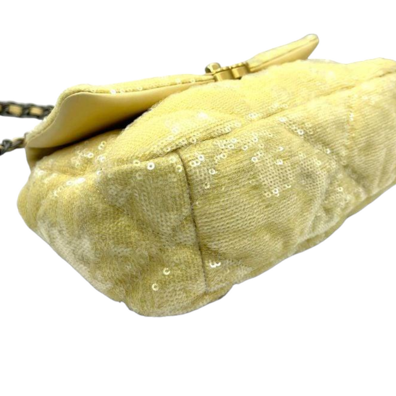CHANEL Caviar Quilted Mini Vanity Case With Chain Light Yellow