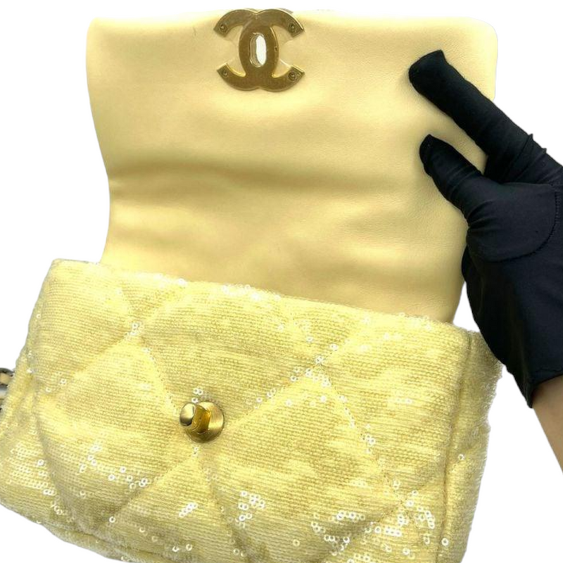 CHANEL Lambskin Quilted Large Chanel 19 Flap Yellow 698770
