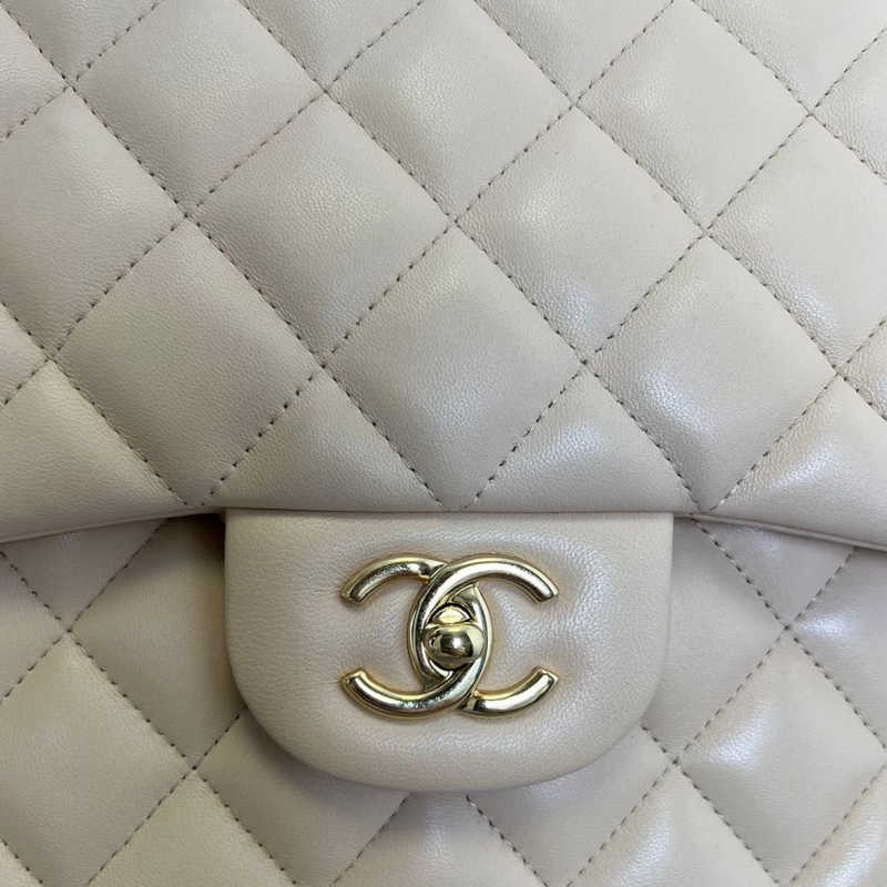 Chanel 1994 Vintage Light Beige Caviar Jumbo Classic Flap Bag 24k