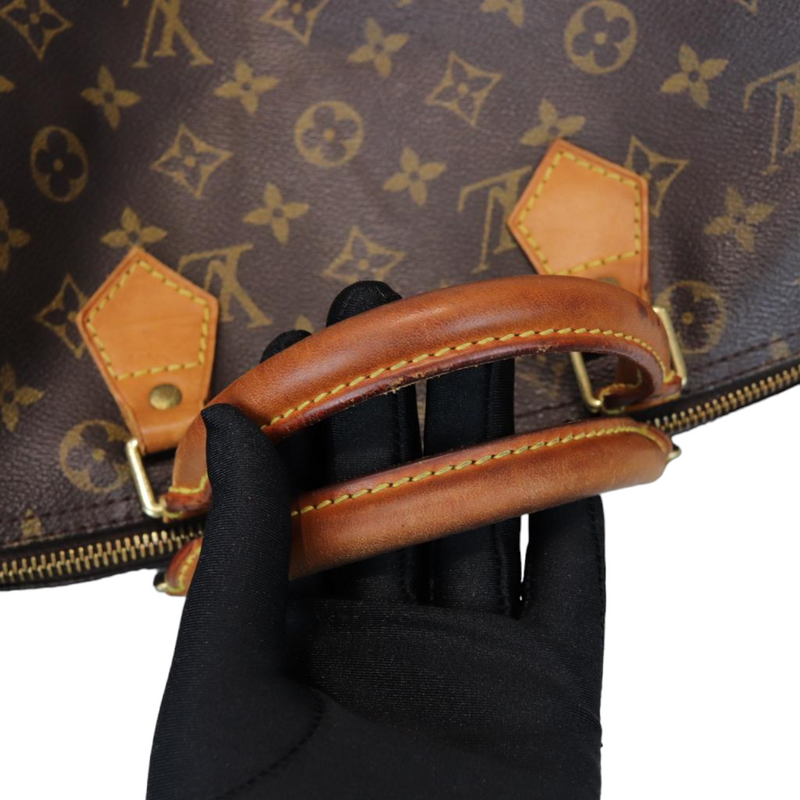 Louis Vuitton Vintage Speedy 30 handbag in iconic Monogram coated canv