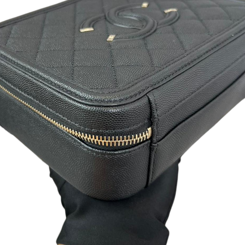 Caviar Quilted Medium CC Filigree Vanity Case Black GHW