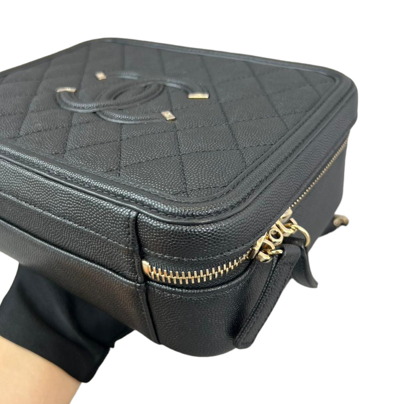 Caviar Quilted Medium CC Filigree Vanity Case Black GHW