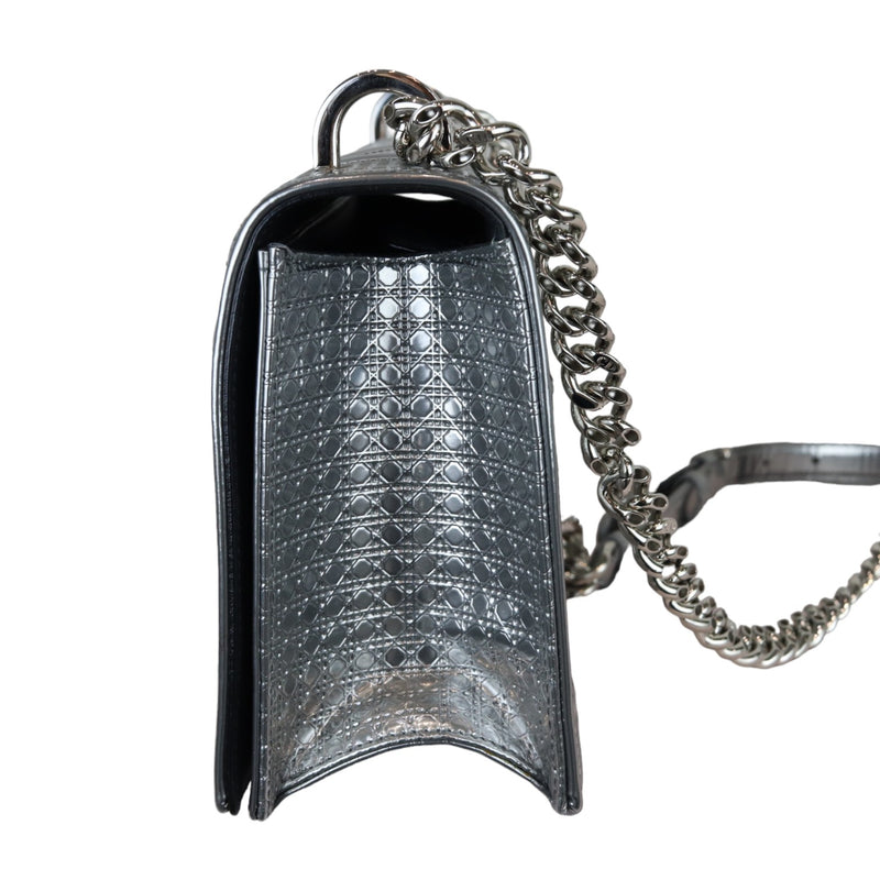 Diorama Flap Medium Metallic Patent Silver SHW