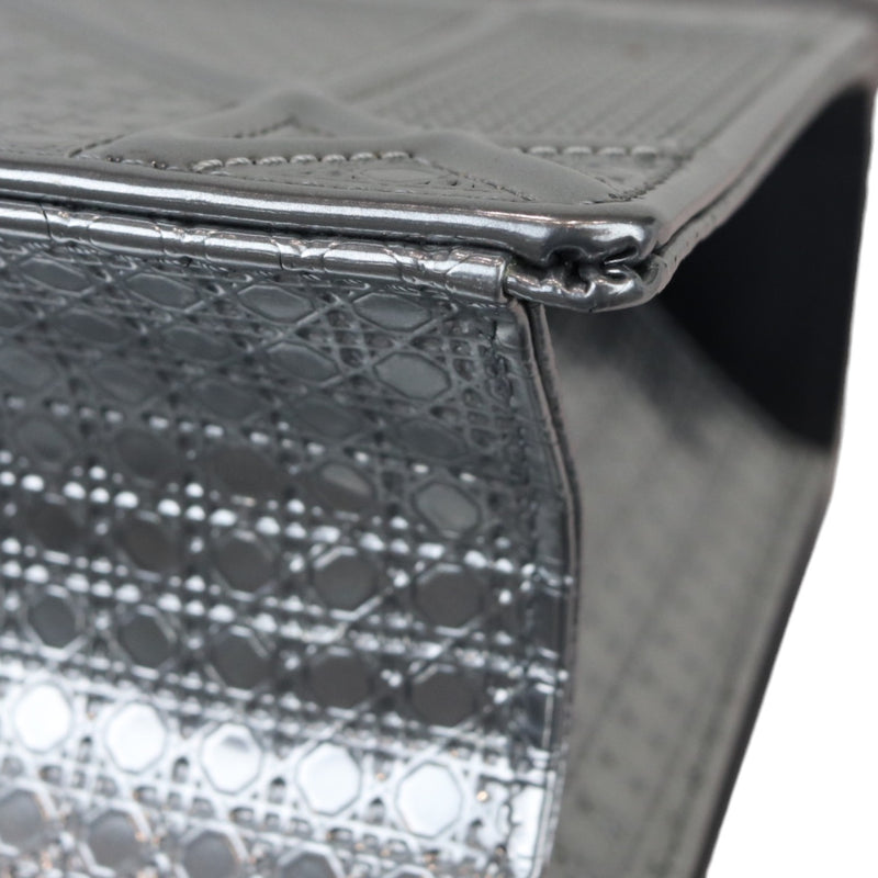 Diorama Flap Medium Metallic Patent Silver SHW