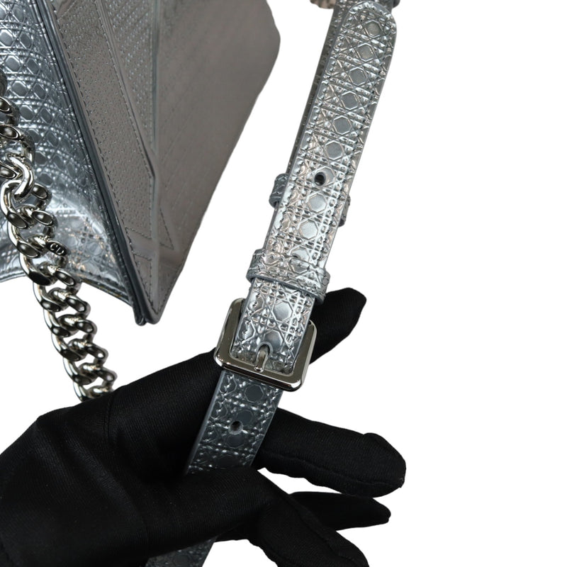 Diorama Flap Medium Metallic Patent Silver SHW