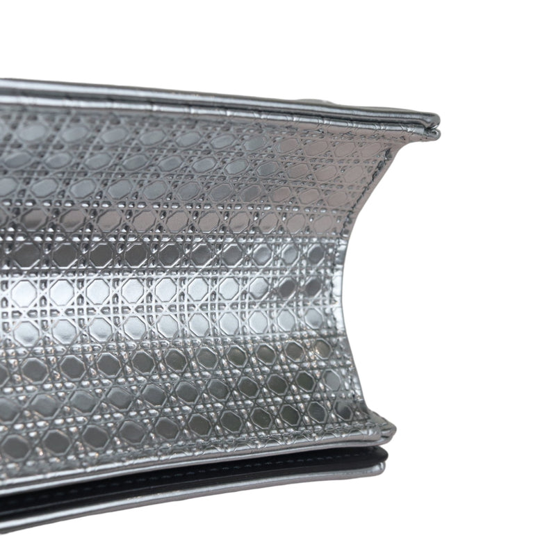 Diorama Flap Medium Metallic Patent Silver SHW