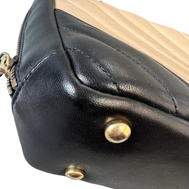Camera Bag Lambskin Chevron Beige Black GHW