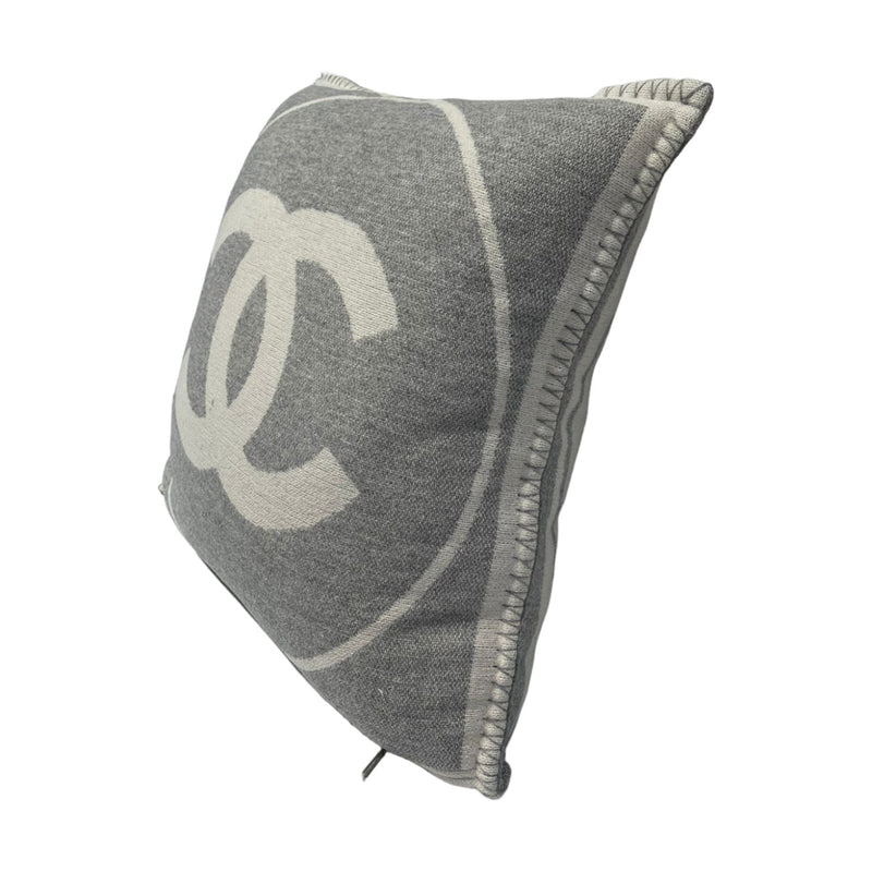 CC Pillow Merino Wool Cashmere Grey Off White