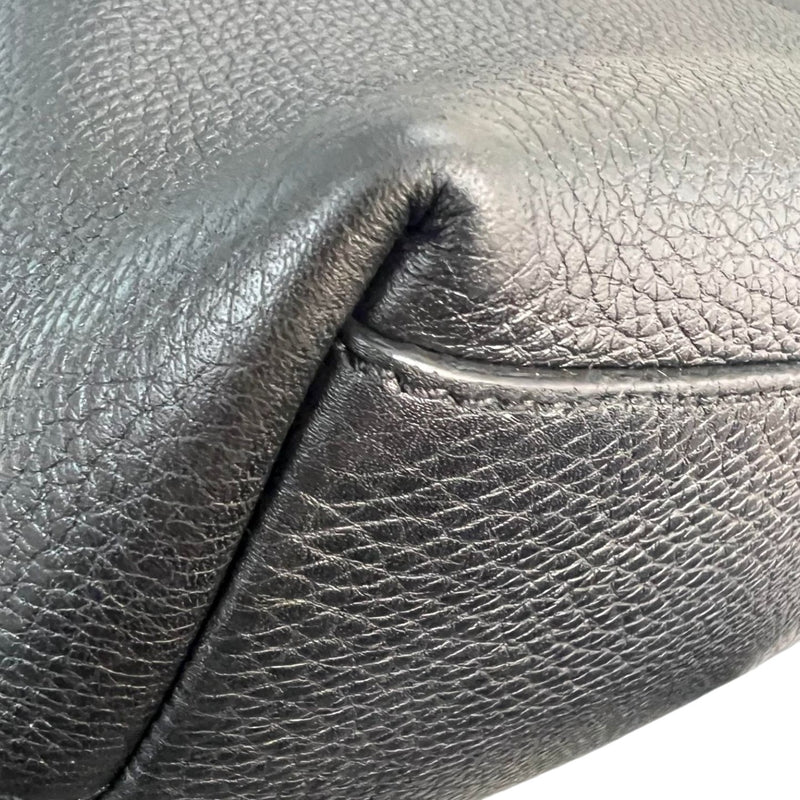 Soho Chain Shoulder Medium Pebbled Calfskin Black GHW