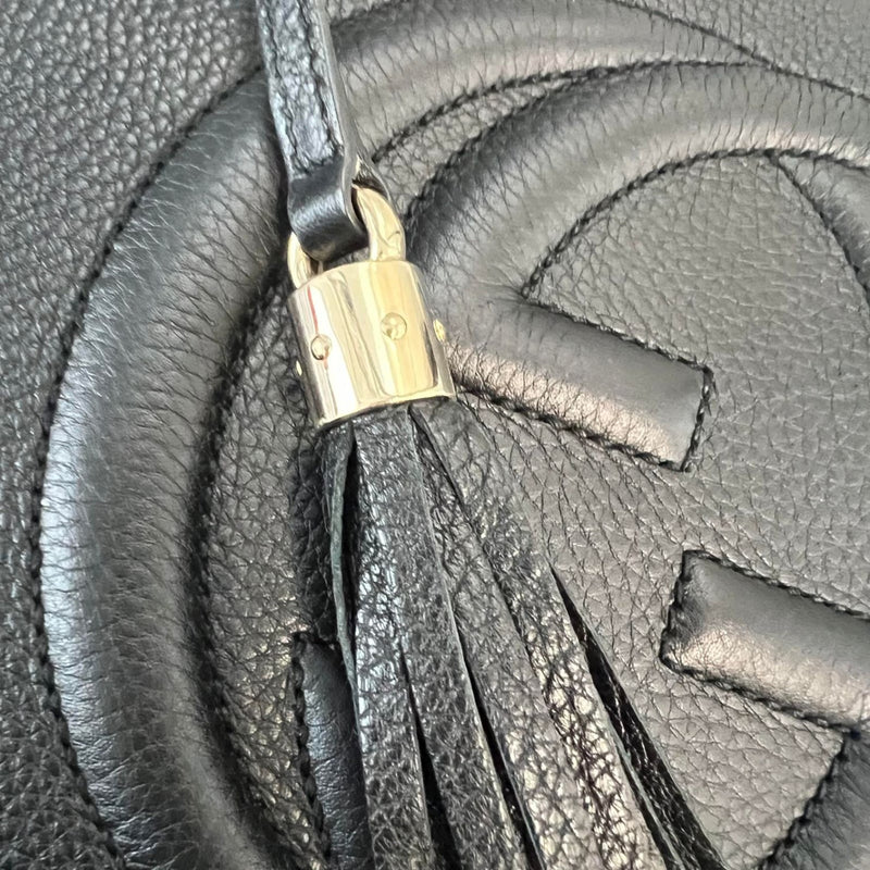 Soho Chain Shoulder Medium Pebbled Calfskin Black GHW