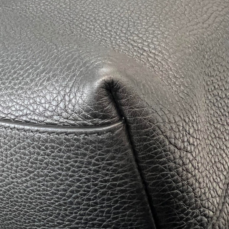 Soho Chain Shoulder Medium Pebbled Calfskin Black GHW