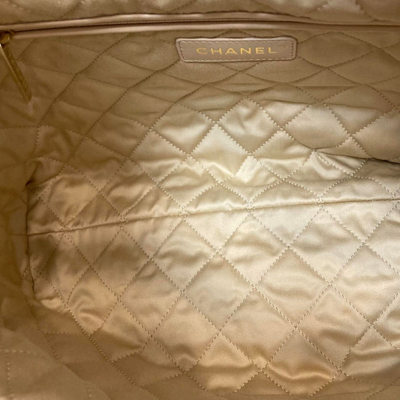 Chanel 22 Small Shiny Calfskin Quilted White GHW