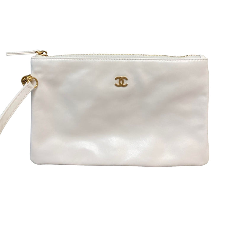 22 Small Shiny Calfskin Quilted White GHW